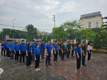 Chi đoàn VKSND tỉnh Hải Dương tham gia dâng hương tri ân các Anh hùng, Liệt sỹ tại Đài tưởng niệm Liệt sỹ phường Tân Bình