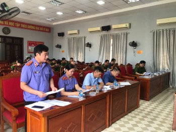 Công an, Viện kiểm sát và Tòa án huyện Ninh Giang báo cáo đoàn kiểm tra liên ngành về kết quả trợ giúp pháp lý trong hoạt động tố tụng