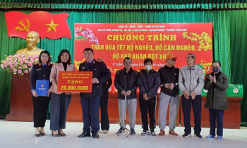 VKSND thành phố Hải Dương tặng quà Tết cho hộ nghèo, khó khăn đột xuất tại phường Trần Phú, TP. Hải Dương, tỉnh Hải Dương