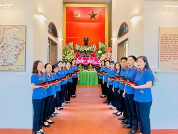 VKSND Thành phố Hải Dương: Tổ chức dâng hương tưởng niệm nhân kỷ niệm 135 năm ngày sinh của Chủ tịch Hồ Chí Minh