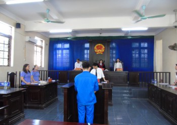 Viện kiểm sát nhân dân thành phố Chí Linh tổ chức phiên tòa rút kinh nghiệm vụ án Cướp giật tài sản