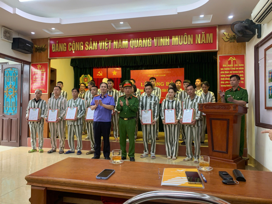 Công bố quyết định đặc xá của Chủ tịch nước Tại Trại giam Hoàng Tiến và tại Trại tạm giam công an tỉnh Hải Dương